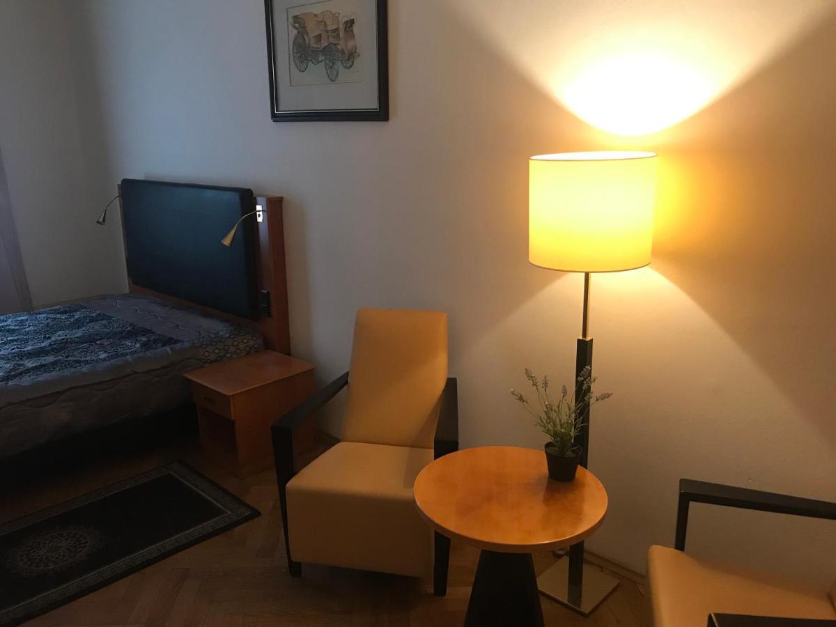 All Seasons Hostel - Prague — Photos 1